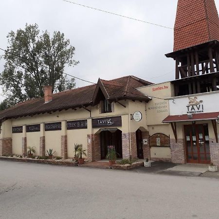 Tavi Panzio Es Etterem Bed and Breakfast Veresegyház Esterno foto