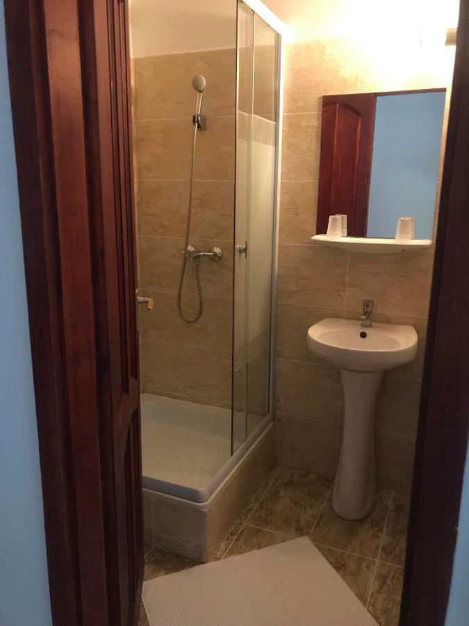 Tavi Panzio Es Etterem Bed and Breakfast Veresegyház Esterno foto