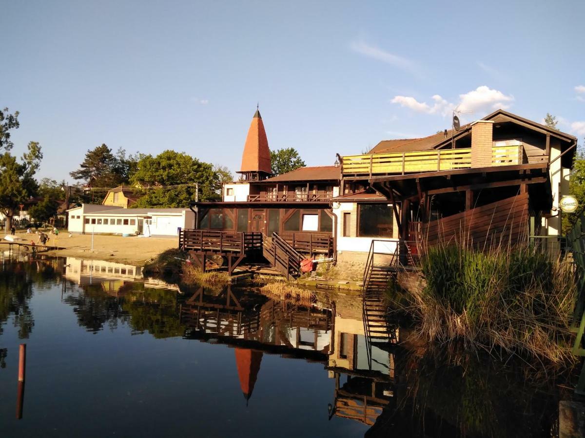 Tavi Panzio Es Etterem Bed and Breakfast Veresegyház Esterno foto