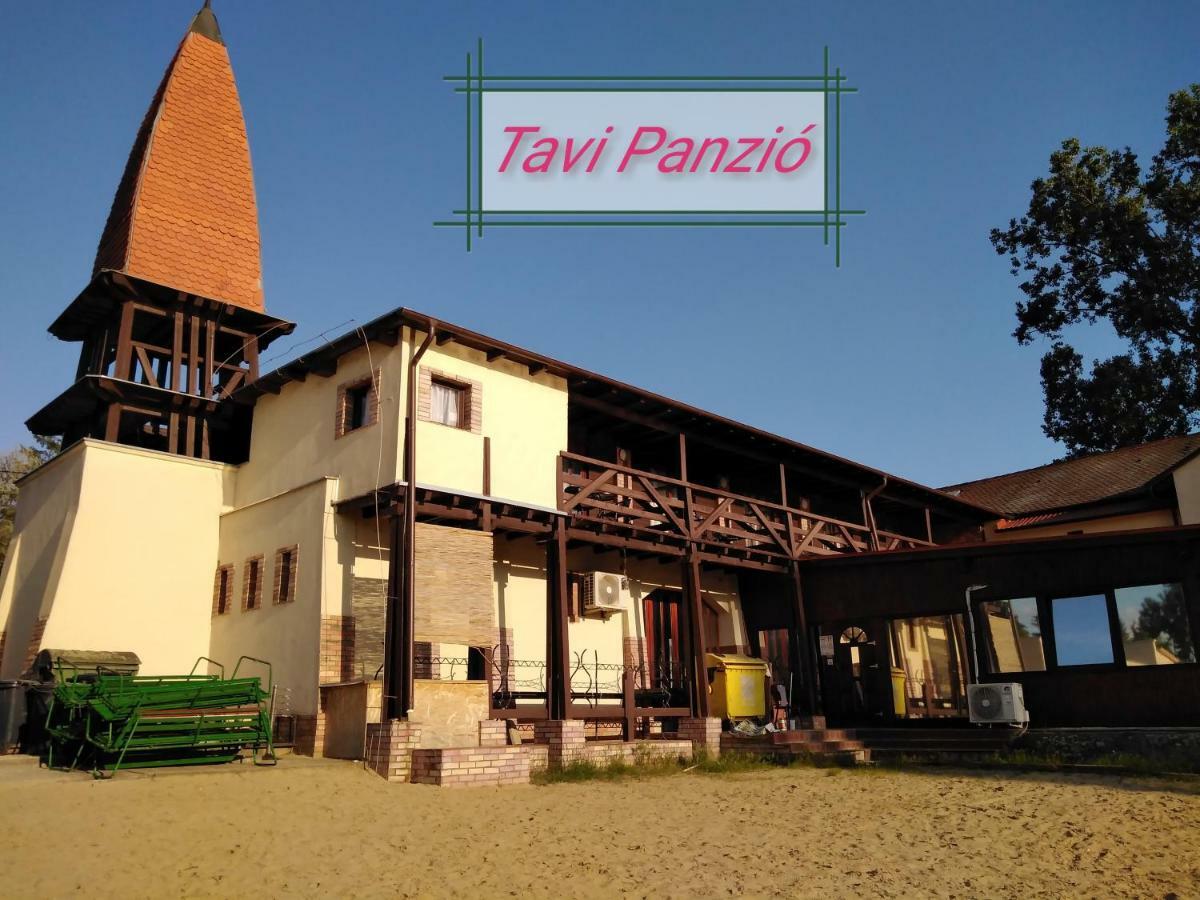 Tavi Panzio Es Etterem Bed and Breakfast Veresegyház Esterno foto