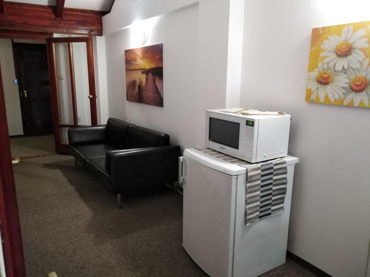 Tavi Panzio Es Etterem Bed and Breakfast Veresegyház Esterno foto