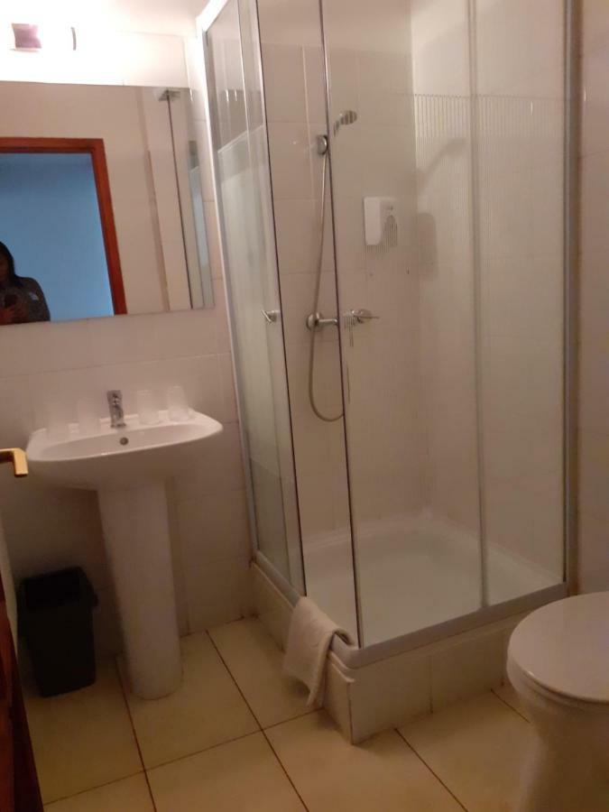 Tavi Panzio Es Etterem Bed and Breakfast Veresegyház Esterno foto
